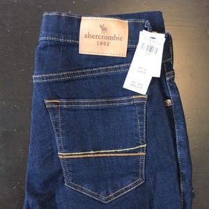 Abercrombie Kids NWT Boys Dark Wash Straight Leg Jeans size 15 or 16
